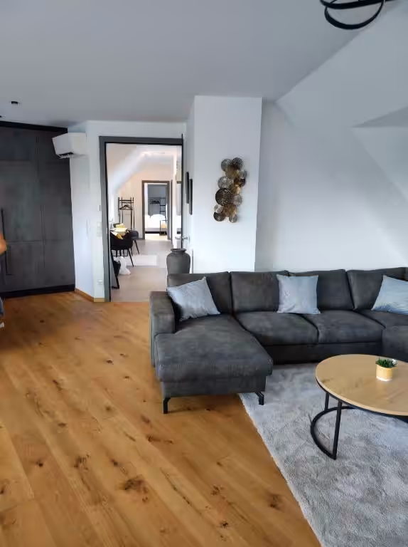 Wohn- Esszimmer mit Küche