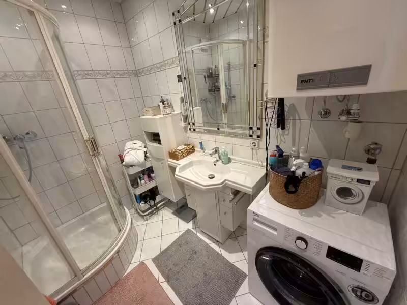 Bad mit Dusche